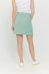 Maren ist 1,72 und trägt Größe S