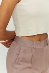 Anthea ist 1,79 und trägt die Größe S