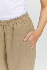 Jasmin ist 1,76 und trägt Größe S