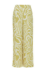 Anthea ist 1,79 und trägt die Größe S