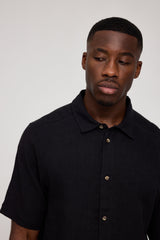 Terence ist 1,90 und trägt Größe L