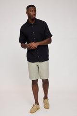 Terence ist 1,90 und trägt Größe L