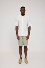 Terence ist 1,90 und trägt Größe L