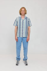 Nick ist 1,88 und trägt Größe L