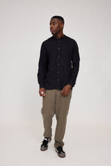 Terence ist 1,90 und trägt Größe L