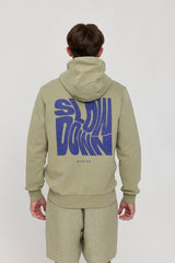 Lennox ist 1,90 und trägt Größe L