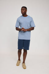 Terence ist 1,90 und trägt Größe L