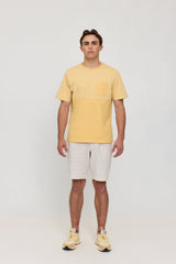 Lennox ist 1,90 und trägt Größe L