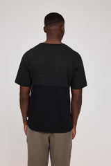 Terence ist 1,90 und trägt Größe L