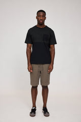 Terence ist 1,90 und trägt Größe L