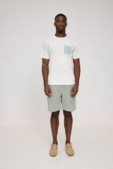 Terence ist 1,90 und trägt Größe L