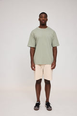 Terence ist 1,90 und trägt Größe L