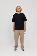 Nick ist 1,88 und trägt Größe L