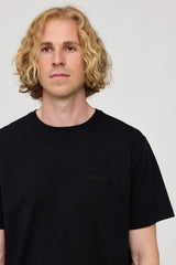 Nick ist 1,88 und trägt Größe L