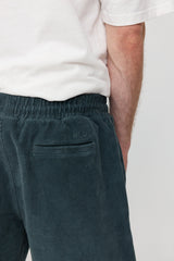 Nick ist 1,88 und trägt Größe L