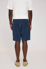 Terence ist 1,90 und trägt Größe L