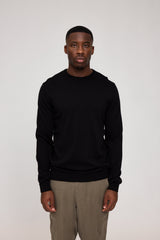 Terence ist 1,90 und trägt Größe L