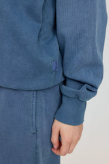 Julia ist 1,78 und trägt Größe S