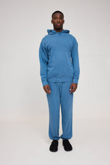 Terence ist 1,90 und trägt Größe L