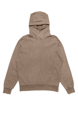 Julia ist 1,78 und trägt Größe S