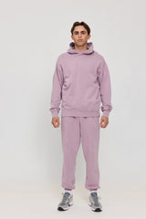 Lennox ist 1,90 und trägt Größe L