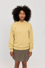 Jade ist 1,75 und trägt Größe S