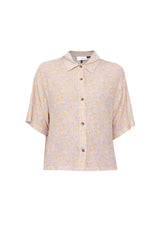 Maren ist 1,75 und trägt Größe S