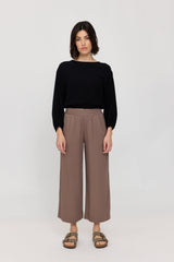 Maren ist 1,75 und trägt Größe S