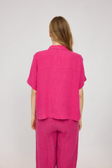 Julia ist 1,78 und trägt Größe S