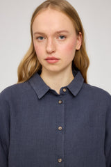 Julia ist 1,78 und trägt Größe S