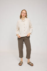 Julia ist 1,78 und trägt Größe S