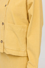 Jade ist 1,75 und trägt Größe S