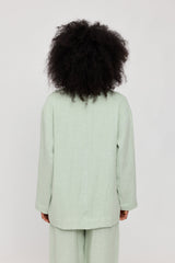 Jade ist 1,75 und trägt Größe S