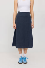 Julia ist 1,78 und trägt Größe S