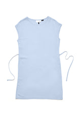 Julia ist 1,78 und trägt Größe S