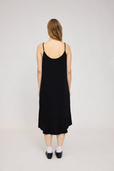 Julia ist 1,78 und trägt Größe S