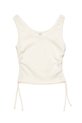 Julia ist 1,78 und trägt Größe S