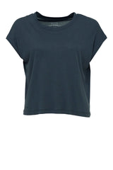 Julia ist 1,78 und trägt Größe S