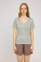 Julia ist 1,78 und trägt Größe S