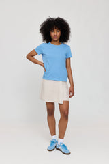 Jade ist 1,75 und trägt Größe S