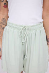 Mandy ist 1,68 und trägt Größe S