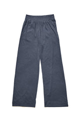 Julia ist 1,78 und trägt Größe S