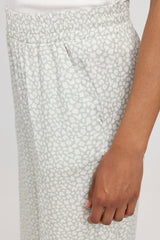 Jade ist 1,75 und trägt Größe S