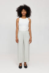 Jade ist 1,75 und trägt Größe S