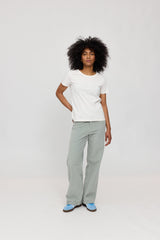 Jade ist 1,75 und trägt Größe S