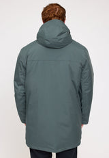 Ben ist 1,85 und trägt Größe L