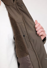 Ben ist 1,85 und trägt Größe L