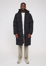 Terence ist 1,90 und trägt Größe L