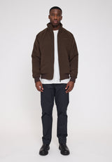 Terence ist 1,90 und trägt Größe L