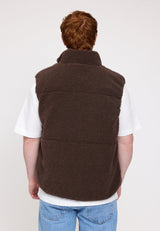 Ben ist 1,85 und trägt Größe L